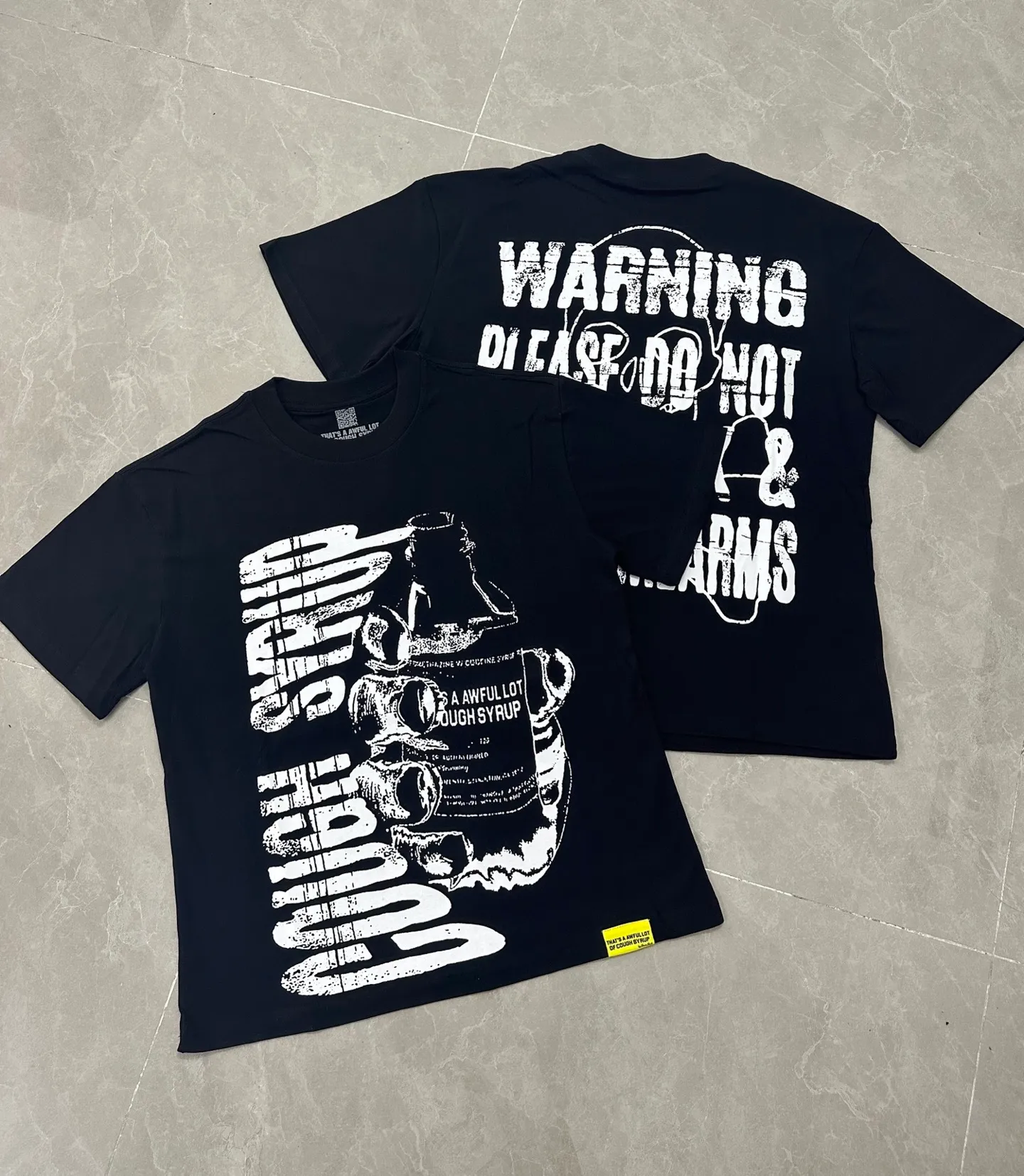 # ｜ THAT'S A AWFUL LOT OF COUGH SYRUP In Stock Real shot American simple trendy brand loose casual T-shirt Fabric (fabric): 32 counts Weight combed double yarn pure cotton Sizes (size): S-M L X L Color (colour): White, Black